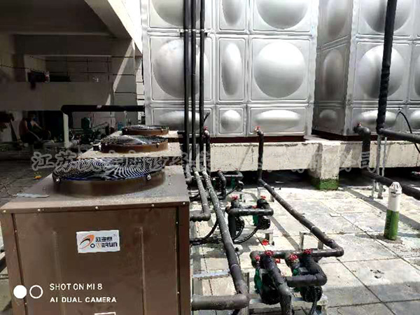滁州機電學(xué)校太陽能空氣能熱水工程